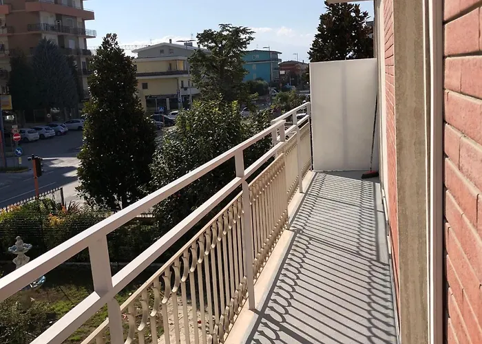 Il Lupo E La Volpe Πανσιόν Centobuchi